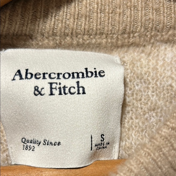 Abercrombie & Fitch Tan and Cream Crew Neck Sweater - Picture 3 of 5